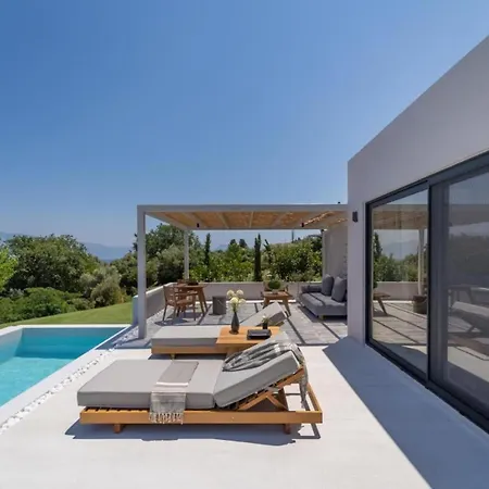 Cavalier Lefkada Av 尼基亚娜